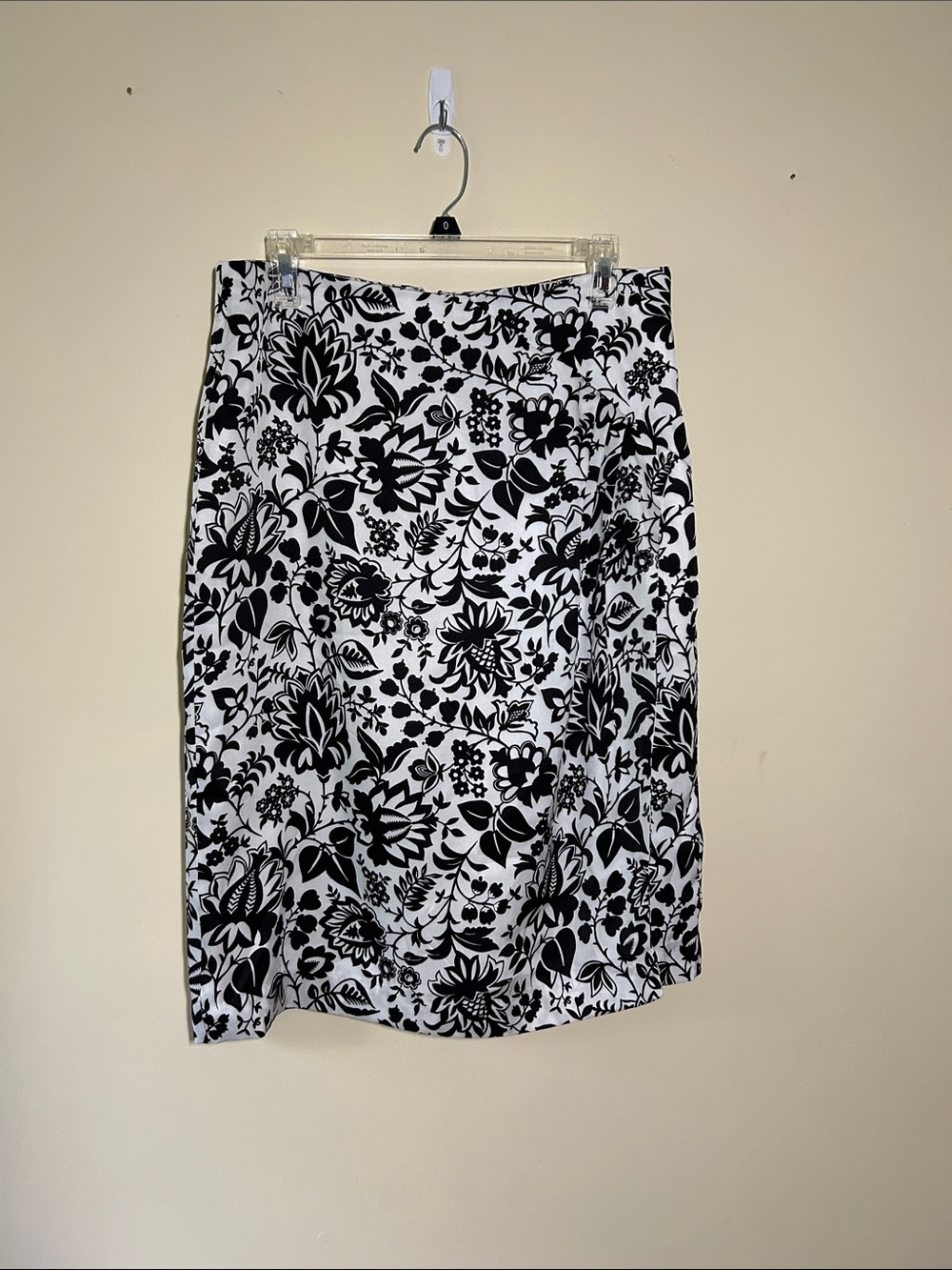 Ann Taylor Black & White Floral Midi Pencil Skirt